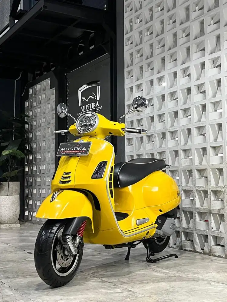 Piaggio Vespa GTS  150