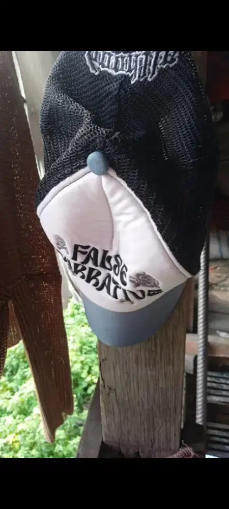 4 topi masi bagus
