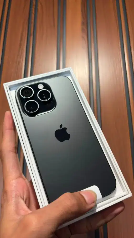 iPhone 16 pro black titanium 512gb iBox