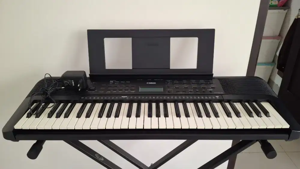 WTS: Keyboard Yamaha PSR-E273