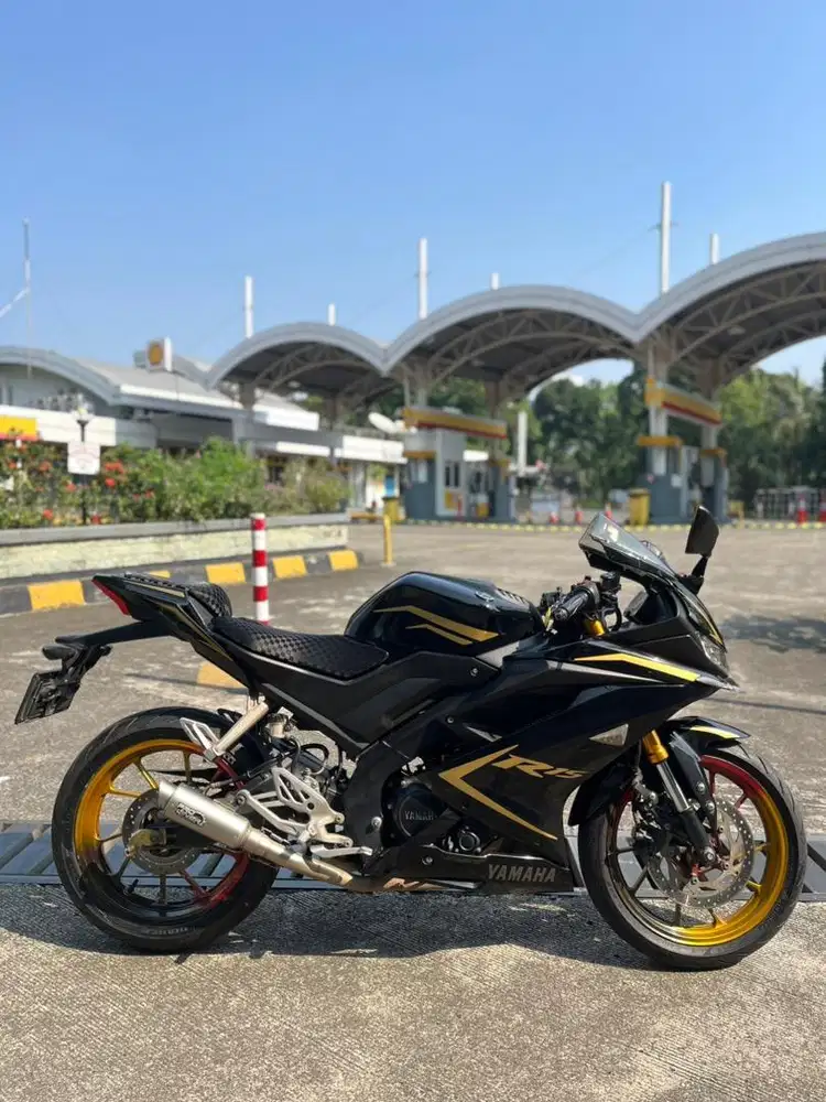 Yamaha R15 V3 2018 Hitam