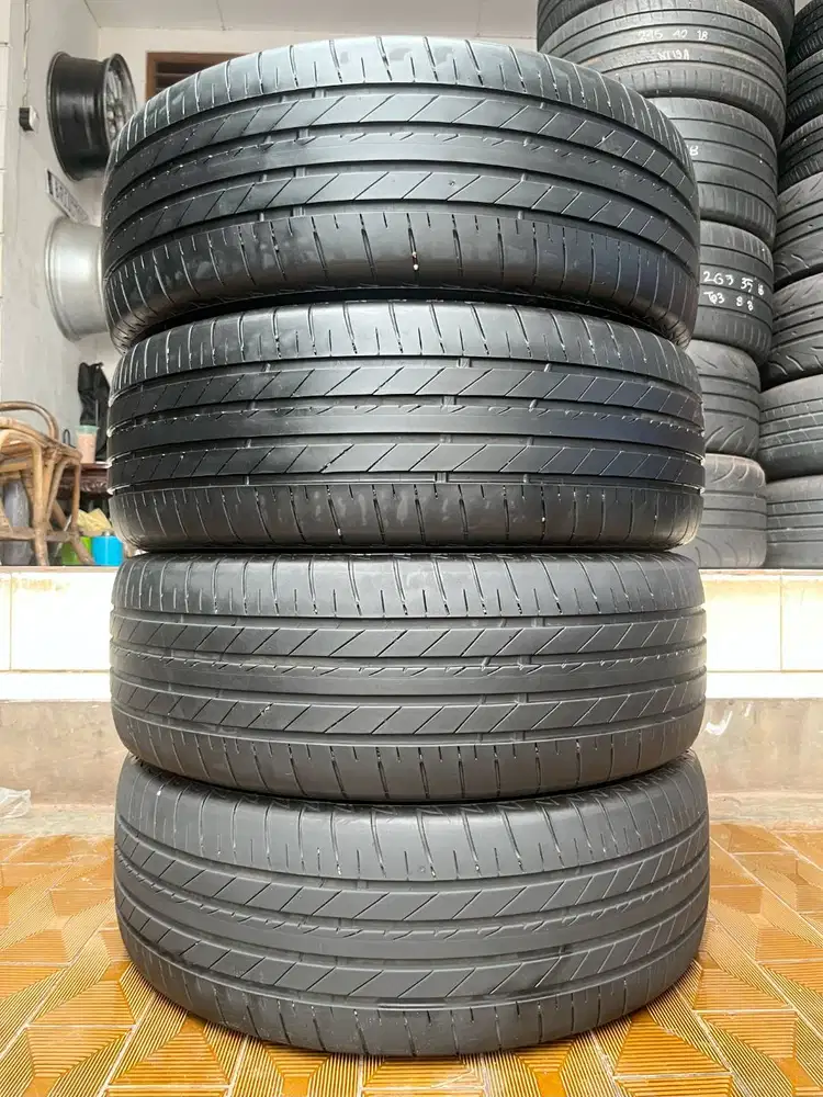 Ban Bridgestone Turanza T005A  215 55 r18  4Pcs