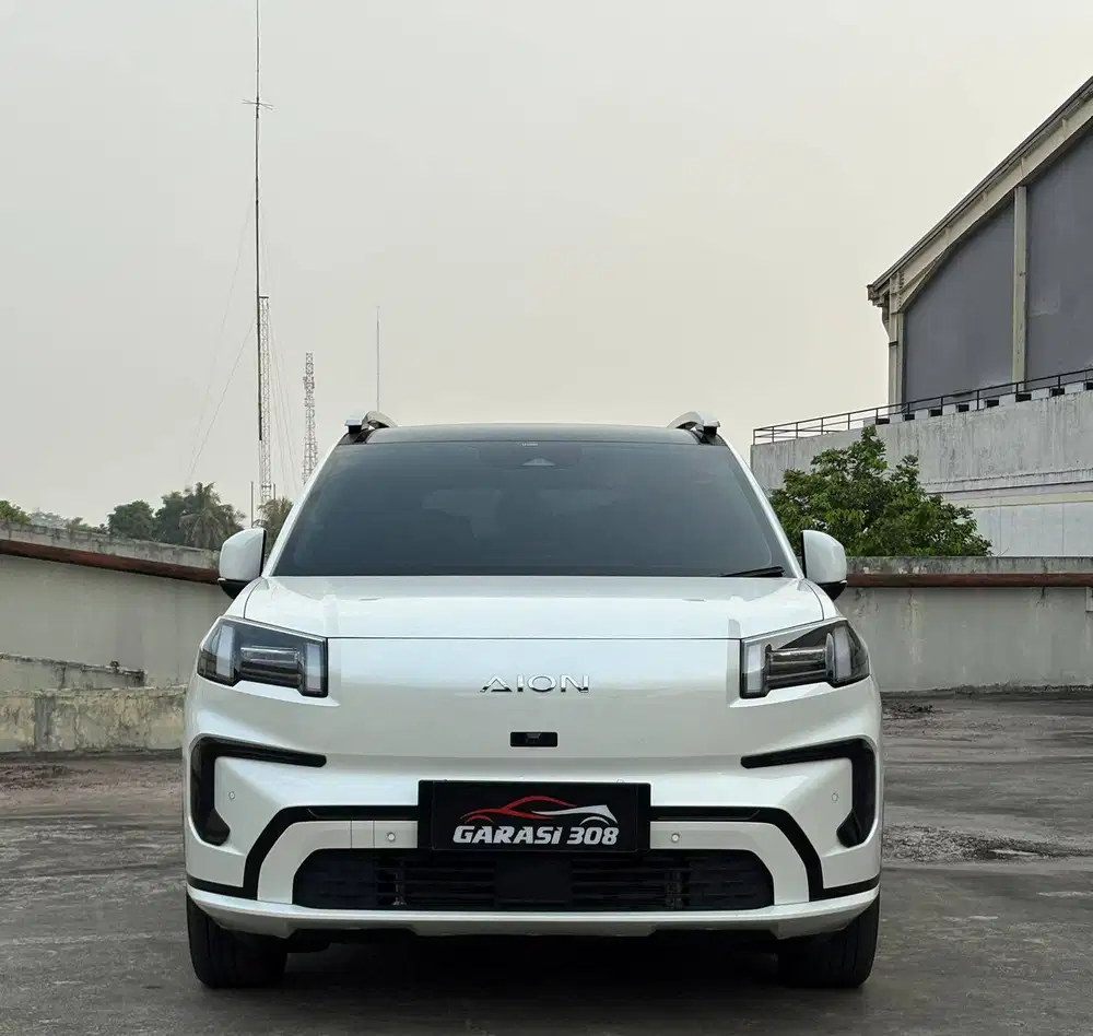 ( km 3 RB ) AION V Luxury tahun 2025 pemakaian 2026 Putih