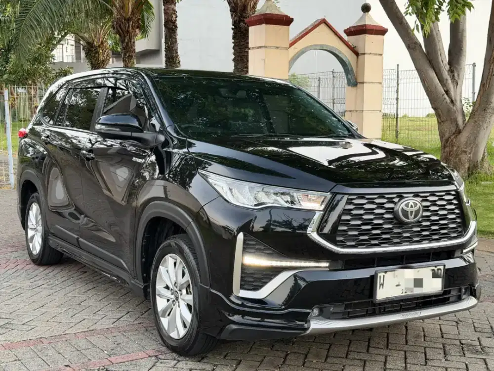 Toyota Innova Zenix V Hybrid Modellista 2023 Matic Hitam Mulus
