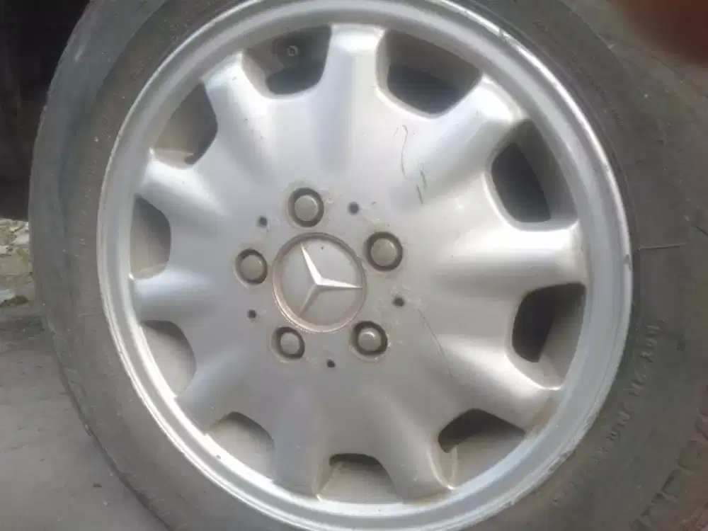Jual 4 pcs velg mercy ring15+ban. Lokasi Cilebut bogor