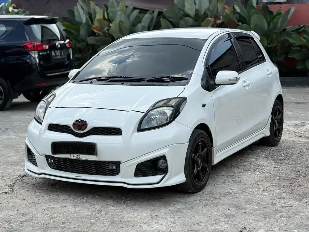 TERMURAH DP 9 JUTA YARIS E UP TRD MANUAL 2013 Cakep bos ku