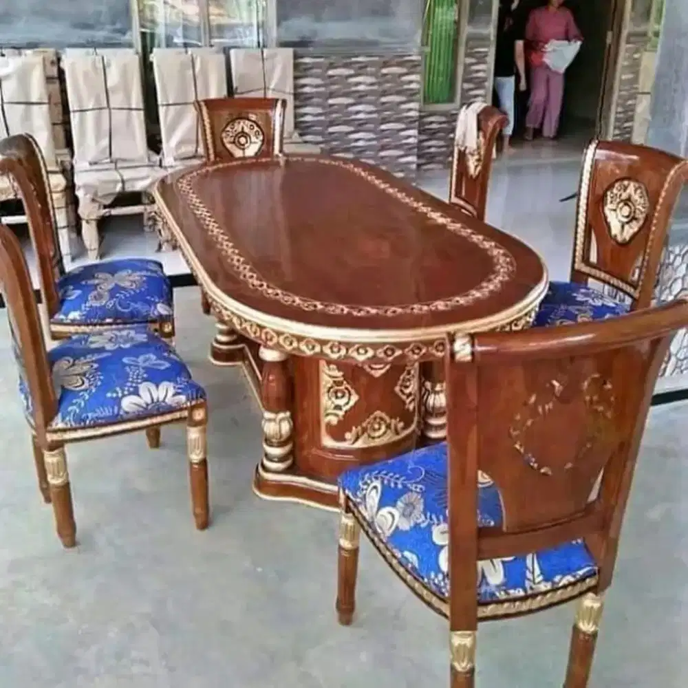 Meja makan Salina jati