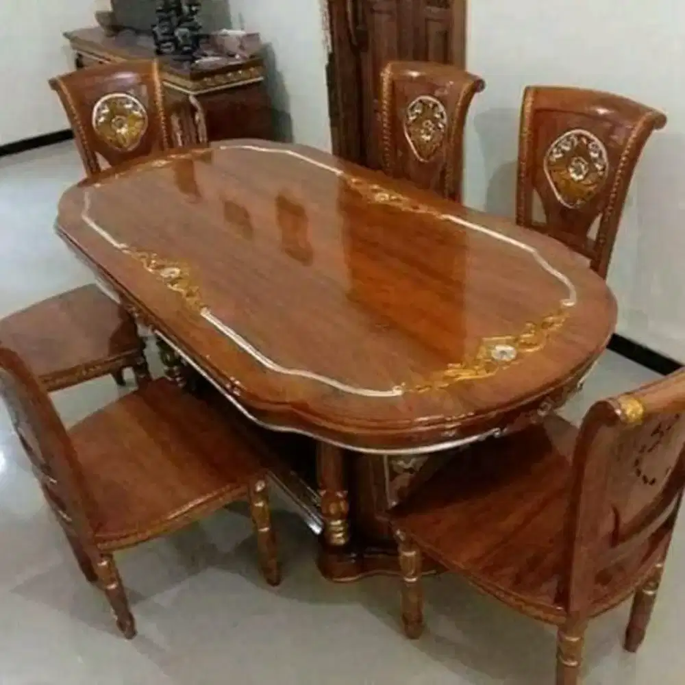 Meja makan ukir minimalis jati