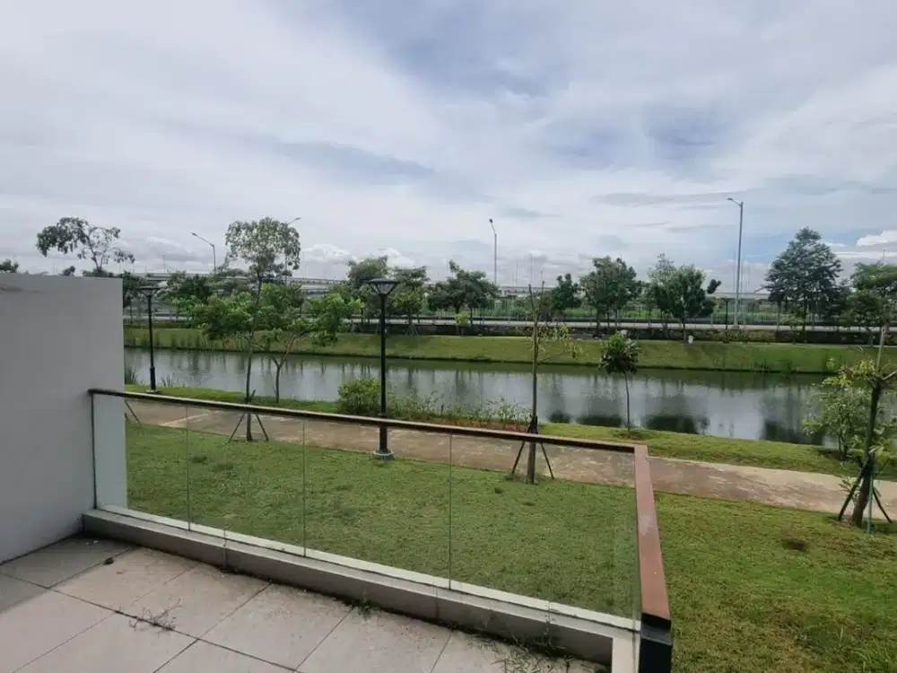 Rumah PIK 2, Springville, Uk.10x25, View Danau, sudah sertifikat