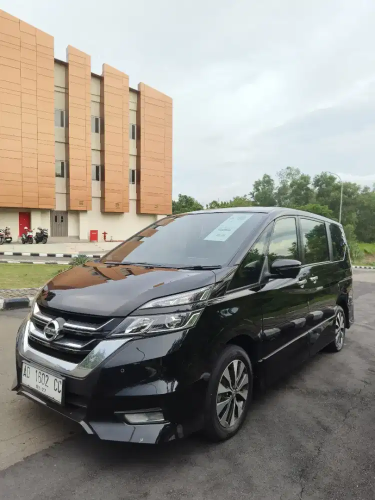 NISSAN SERENA 2.0 HWS AT