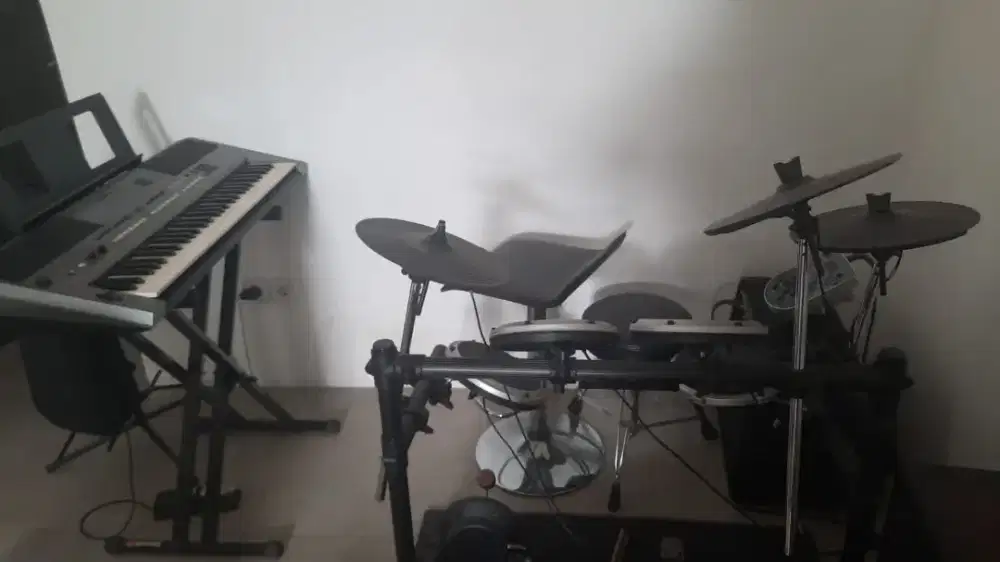 Dijual 1 set alat musik