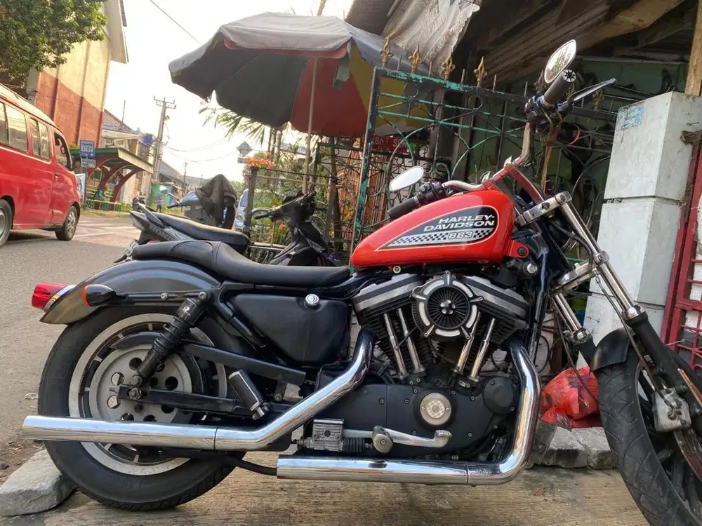 Harley Davidson 883R 2002