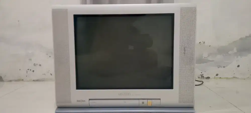Tv Toshiba 21 inci layar datar siapa cepat dia dapat