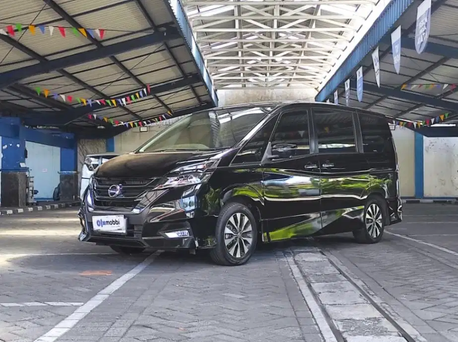 SIAP PAKAI - Serena 2.0 Highway Star Bensin-AT-2019 AB
