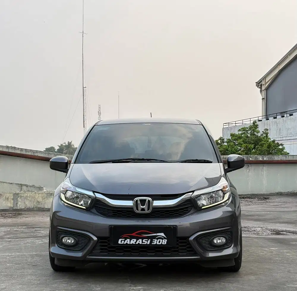 Honda Brio E Satya 1.2 CVT AT Bensin 2023 Abu Abu