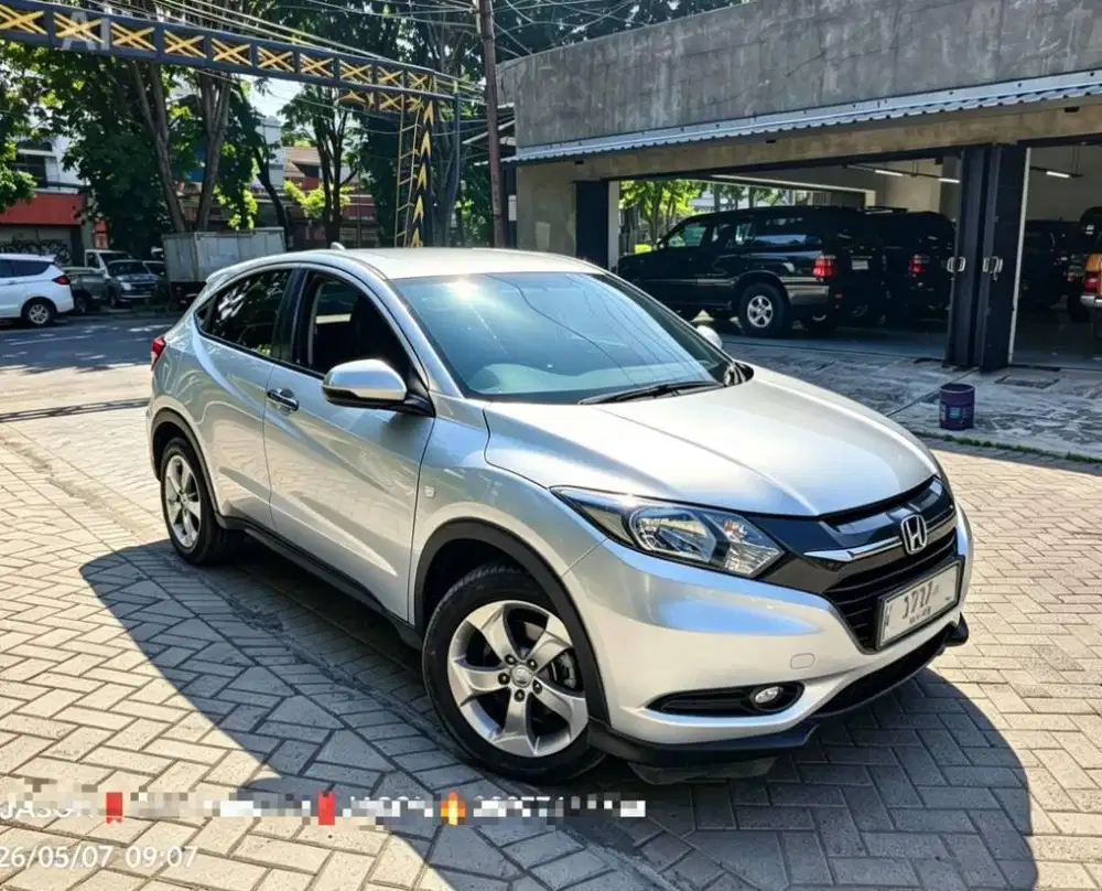 HRV E 1.5 MATIC 2015 ,KM 76 RIBU ISTIMEWAH