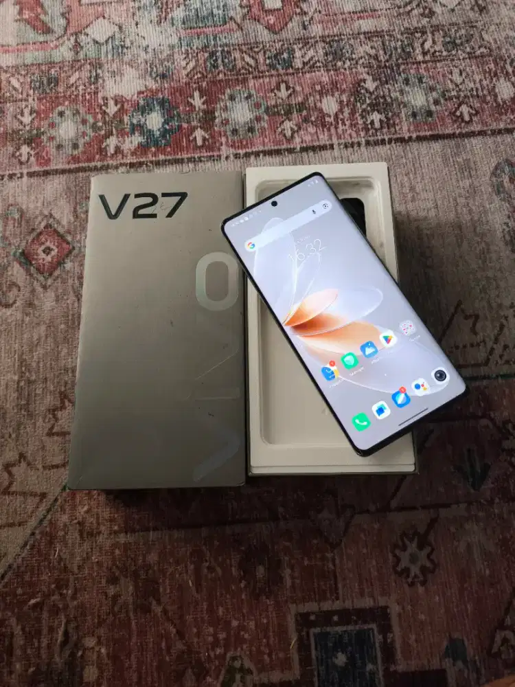 Vivo V27 5G Ram 8GB Internal 256GB