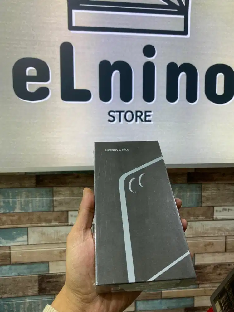 samsung z flip 7 12/256 new