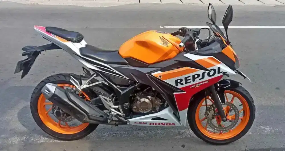 Honda CBR 150R 2016