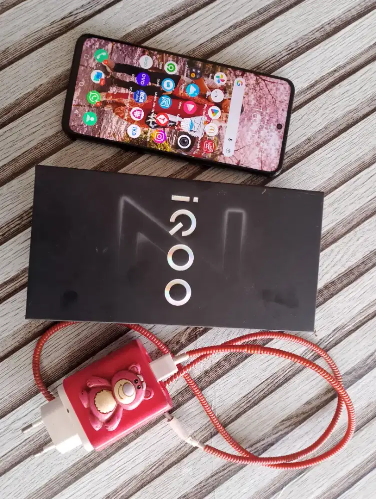 Dijual Handphone pribadi...pegangan perempuan.