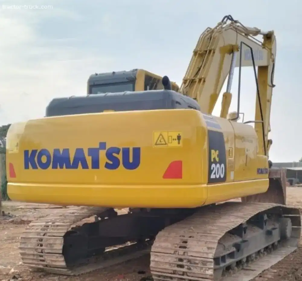 Excavator Komatsu PC200-8 Tahun 2012