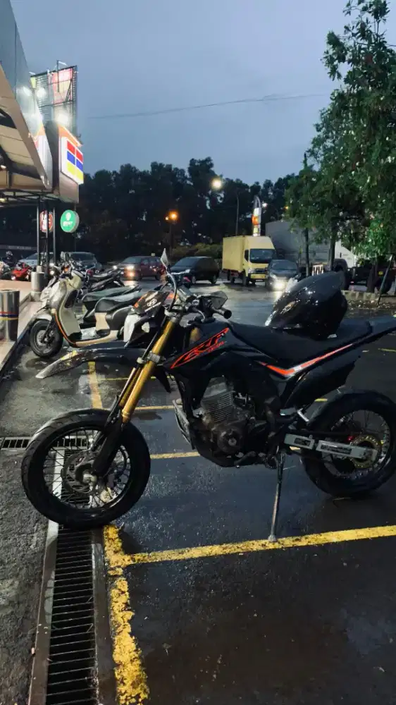 Bismillah dijual motor crf tahun 2021 cek langsung kerumah