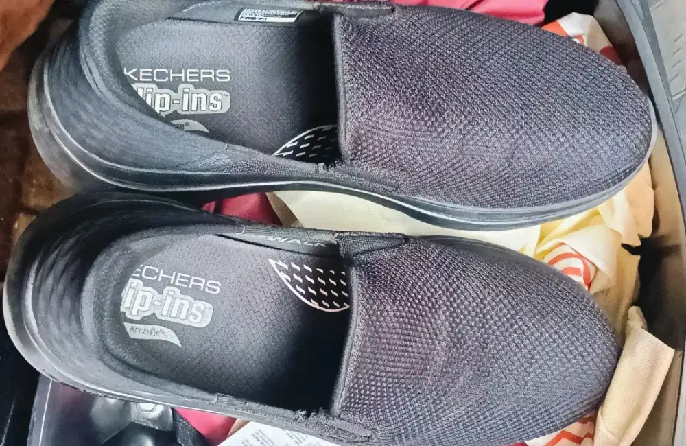 Sepatu snekers bagi yg paham sepatu .silahkan