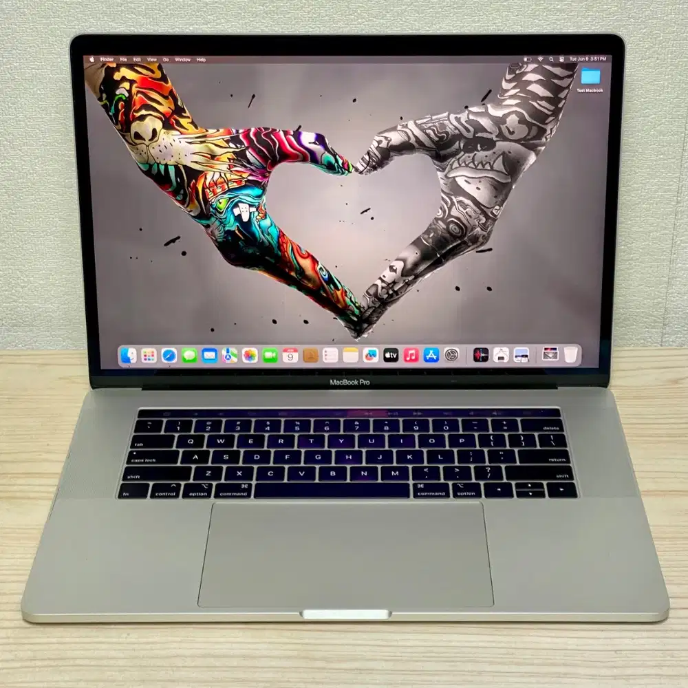 MacBook Pro 15 2019 Core i9 16GB SSD 512GB Touch ID Touch Bar