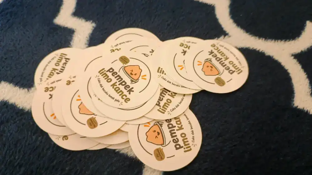 Stiker label kemasan makanan sticker bulat unt toples oleholeh kuliner