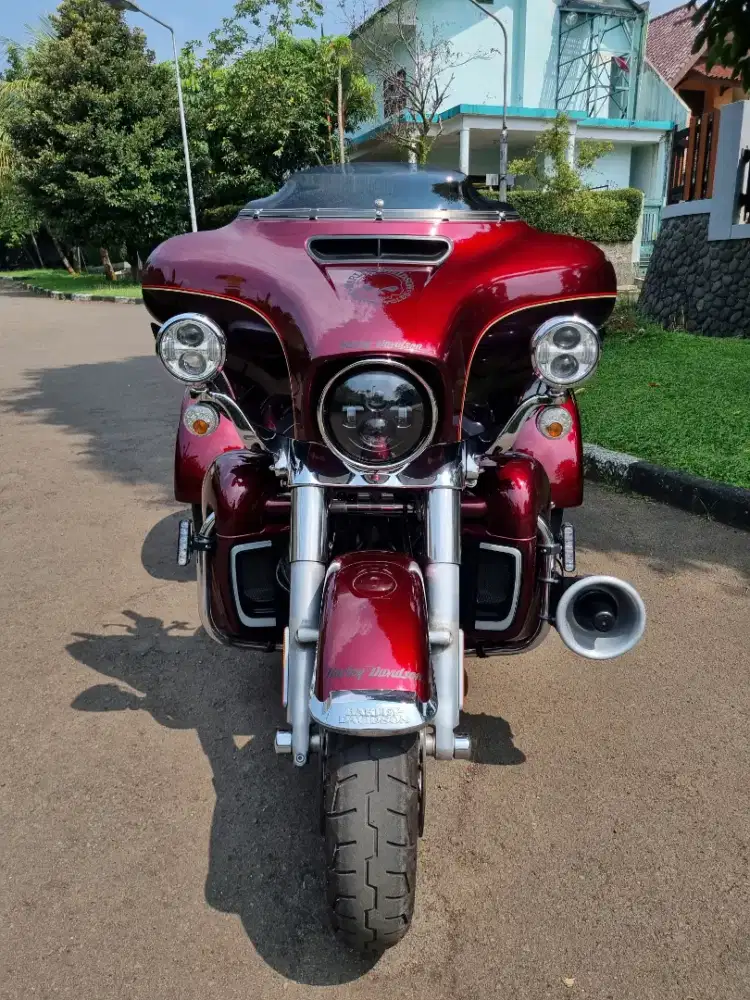 HARLEY DAVIDSON TRI GLIDE 2014 MYSTERIOUS RED SUNGLO