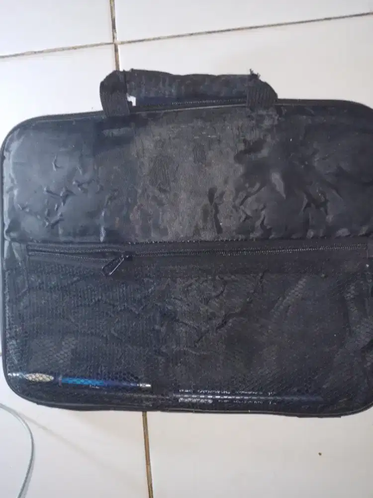 Tas laptop hitam