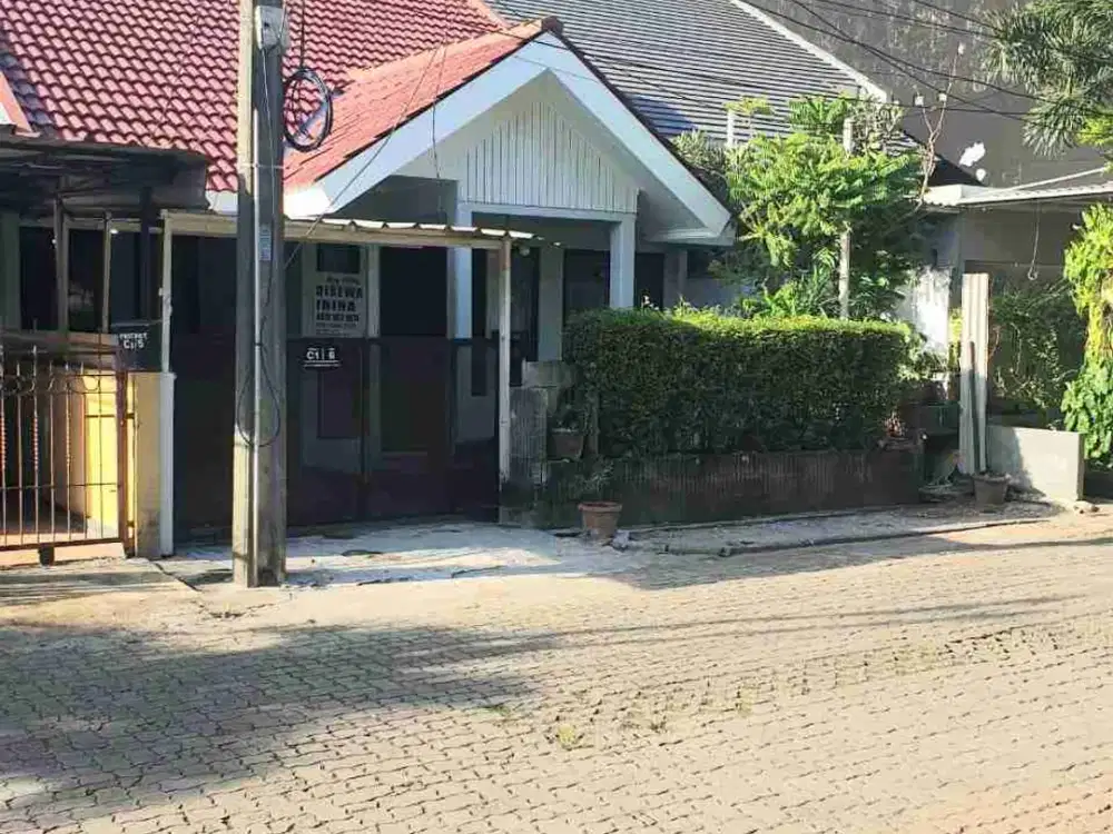 Di Jual Cepat Rumah Cantik di Puri Flamboyan...