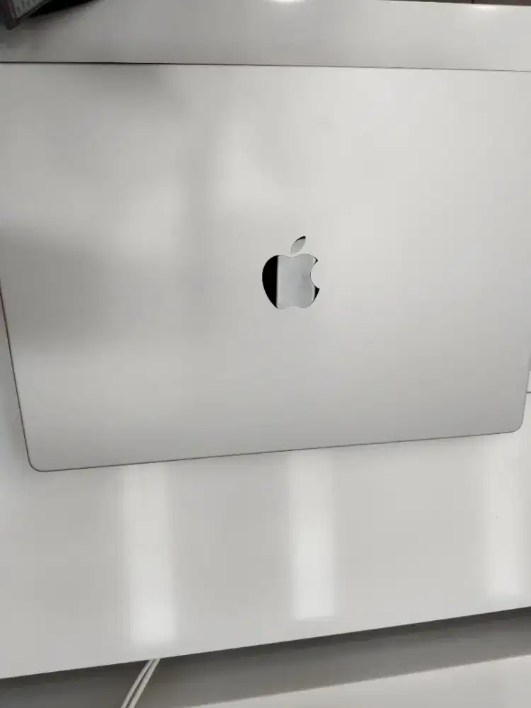 Macbook Pro 16 Inci M5pro 24/1TB