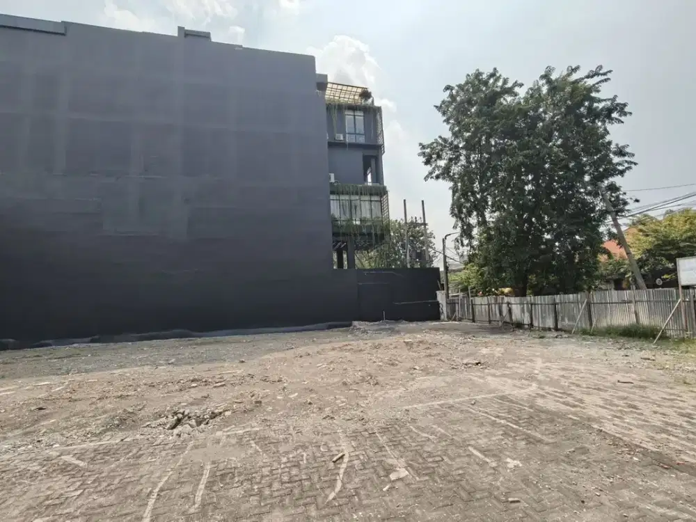 Dijual tanah hoek jl dr Sutomo Surabaya Pusat