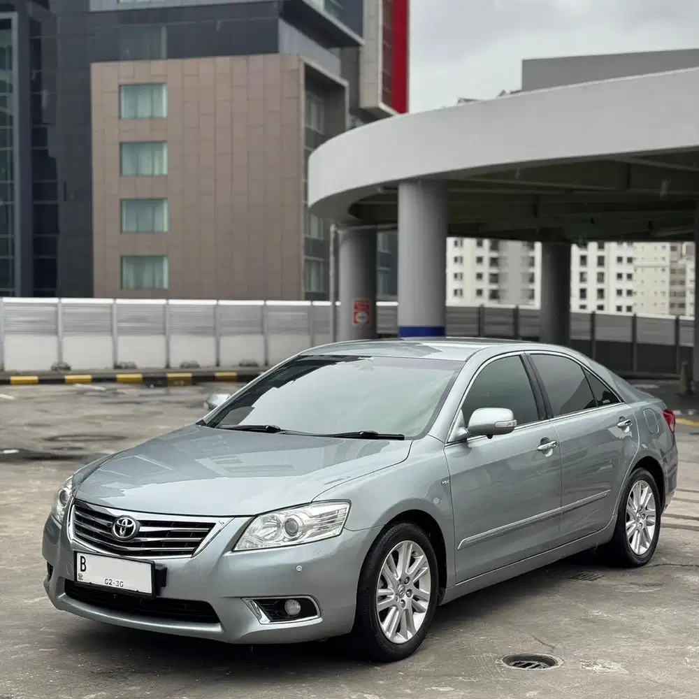 Toyota Camry V 2012 AT