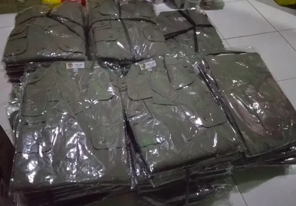 Baju seragam anggota