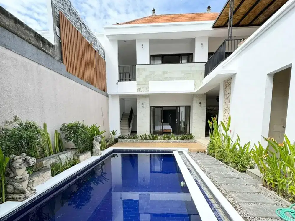 MINIMALIST VILLA IN PERERENAN AREA
