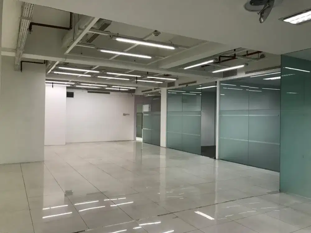 Sewa ruang kantor di Gedung E-trade Building, Thamrin–Menteng Jakarta Pusat