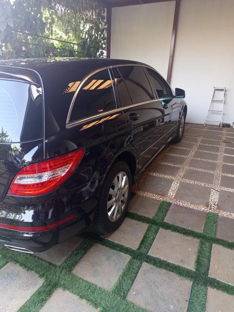 Mercedes-Benz R300 2010 Bensin