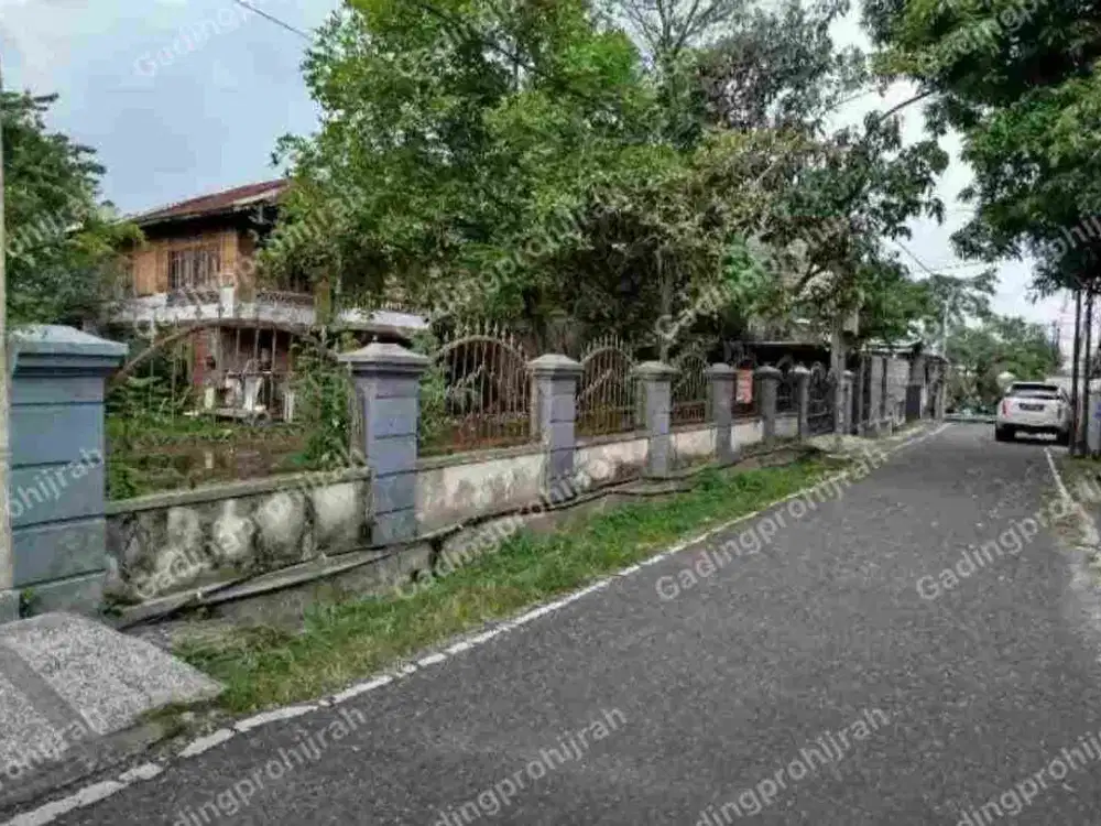 Dijual dibawah pasar, tanah, plus rumah kayu ukuran 5x7m² Arcamanik