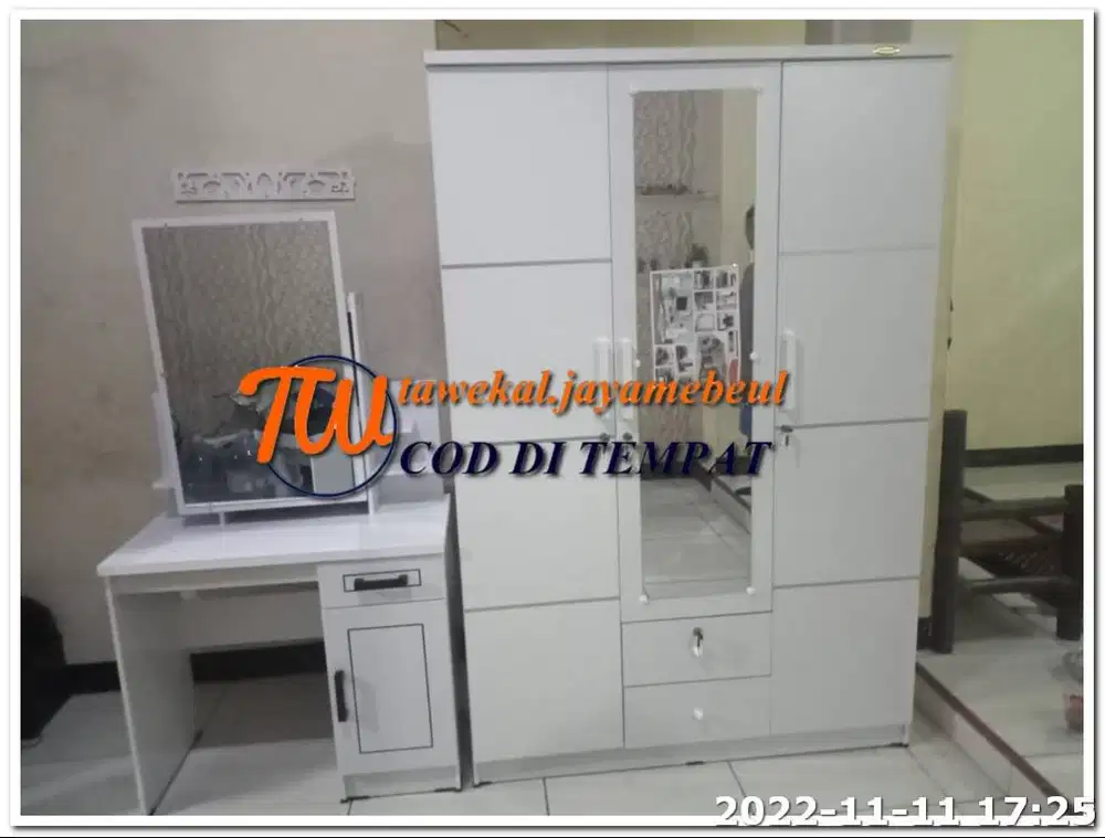 set perlengkapan kantor lemari pakaian minimalis dan meja rias