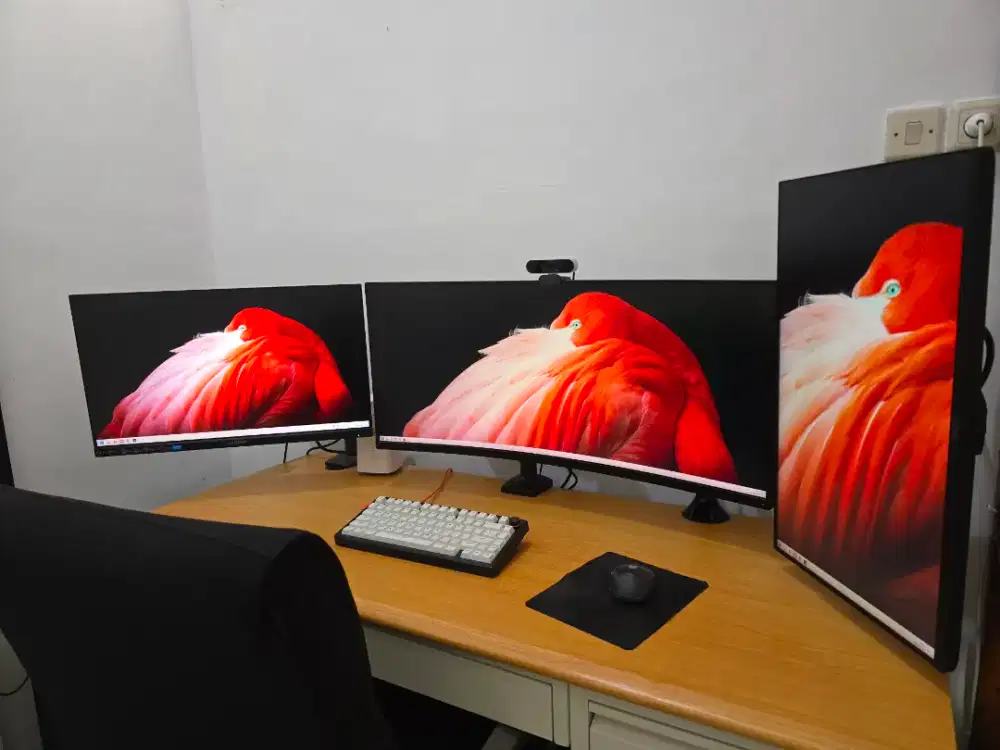 Dijual PC Trading Triple Monitor