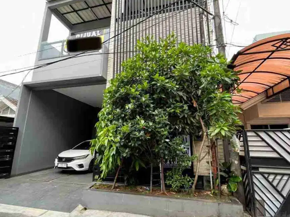 Dijual Rumah Rapi Semi Furnished 3 Lantai di Taman Kencana Cengkareng