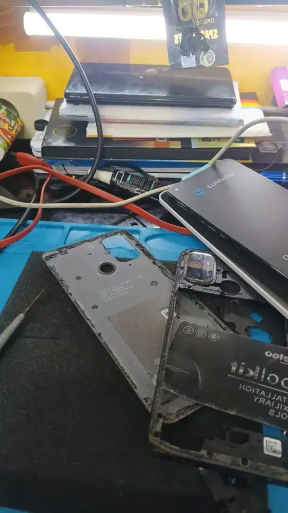 Service handphone