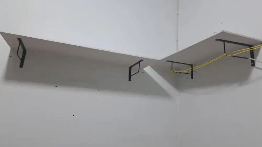 Di jual meja siku