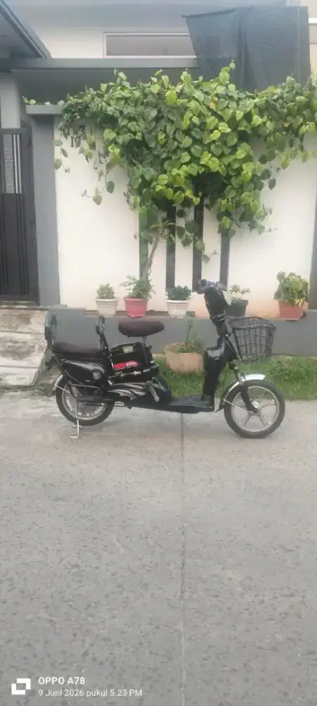 sepeda listrik selis bekas kondisi siap pakai