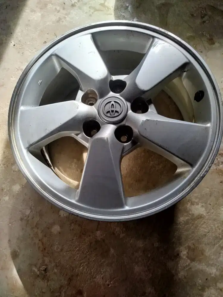 Velg original Toyota rush