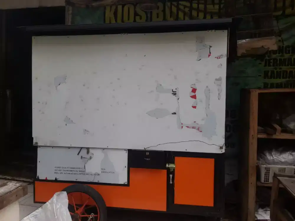 Di jual cepat gerobak bekas Gulai dan Iga