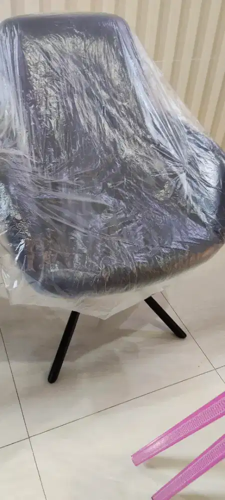Kursi Santai Minimalis Ori Informa Biru Tua Mulus Cocok untuk Belajar