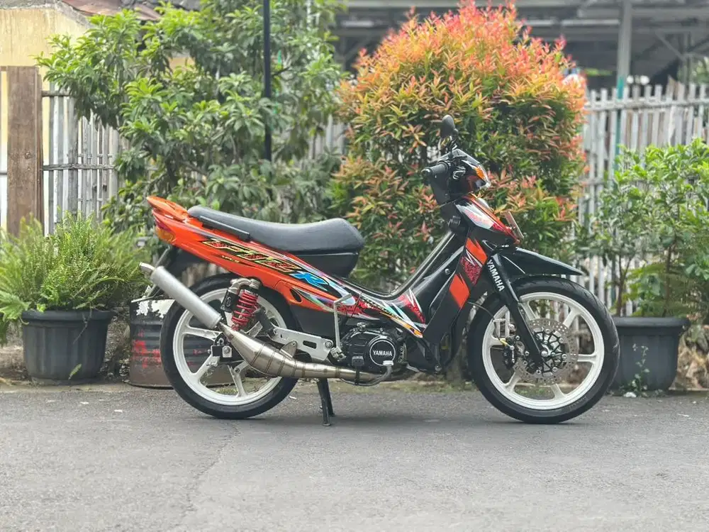 FS : Yamaha F1ZR 2004 Fullclutch Hitam oranye
